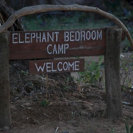 Elephant Bedroom Camp Archers Post Exterior foto