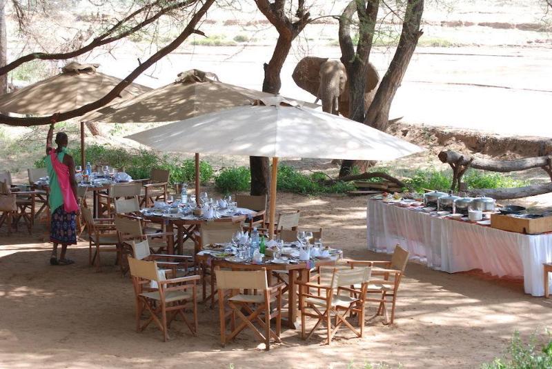 Elephant Bedroom Camp Archers Post Exterior foto